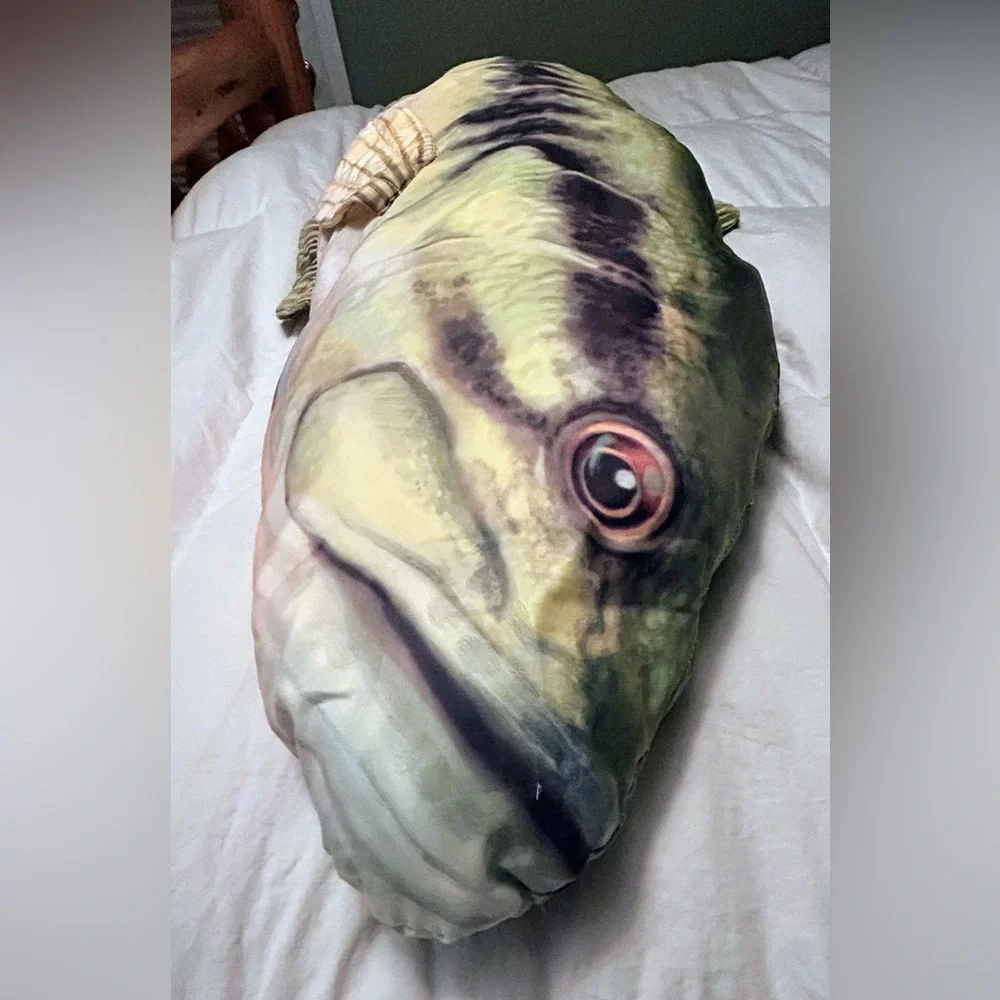 Cabela's Green and Yellow Fish Decor…💛💚